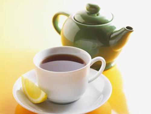 Uống trà xanh hoặc hồng trà giúp giảm căng thẳng mệt mỏi