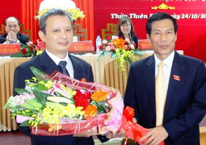 Ông Lê Trường Lưu (trái) 
