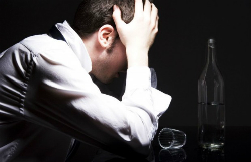 Cai rượu đột ngột khiến cơ thể không kịp thích nghi