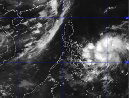 Vùng mây trắng là hình ảnh của áp thấp nhiệt đới mới nhất đang xuất hiện gần Biển Đông