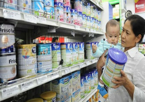 Giá sữa bột trẻ em vẫn ở mức cao