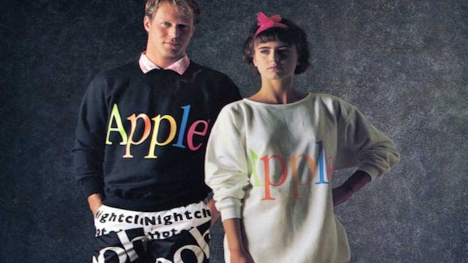 Quần áo mang thương hiệu Apple năm 1986. Ảnh: Mashable