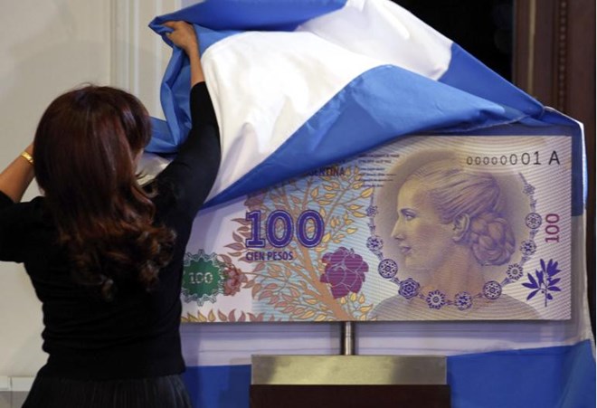Argentina chống chọi với nguy cơ vỡ nợ: đồng peso có khả năng sẽ bị phá giá