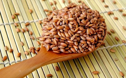 Với nguồn dinh dưỡng dồi dào, gạo lức là thực phẩm bà bầu nên ăn để thai nhi phát triển khỏe mạnh