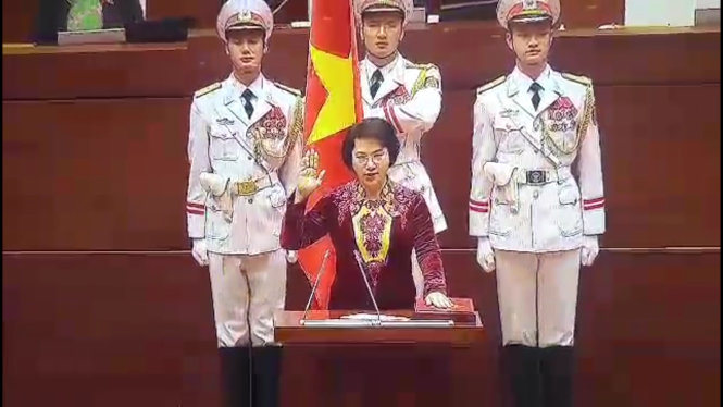 Bà Nguyễn Thị Kim Ngân tuyên thệ khi nhậm chức Chủ tịch Quốc hội vào sáng 31/3/2016