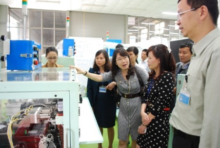 Đoàn chuyên gia VNPI trực tiếp thăm quan Xưởng sản xuất CNC-VINA và các khu vực cải tiến áp dụng theo phương pháp tinh gọn Lean