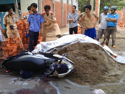 Hiện trường vụ tai nạn giao thông thương tâm sáng 10/6 khiến bé gái Nguyễn Quỳnh Anh (9 tuổi) tử vong tại chỗ