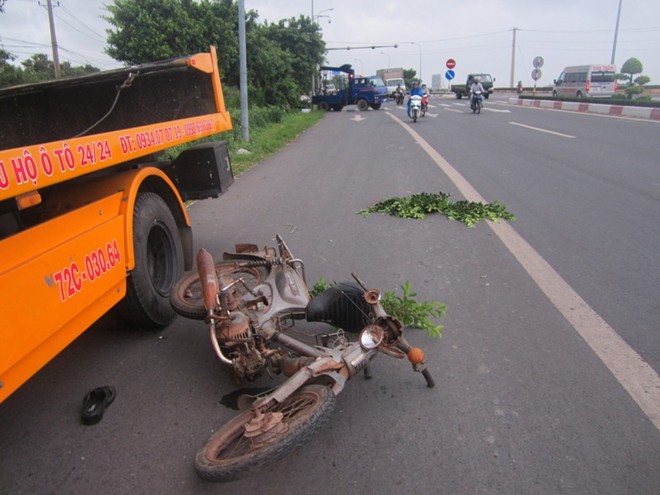 Hiện trường vụ tai nạn giao thông đáng tiếc trên đường Võ Nguyên Giáp