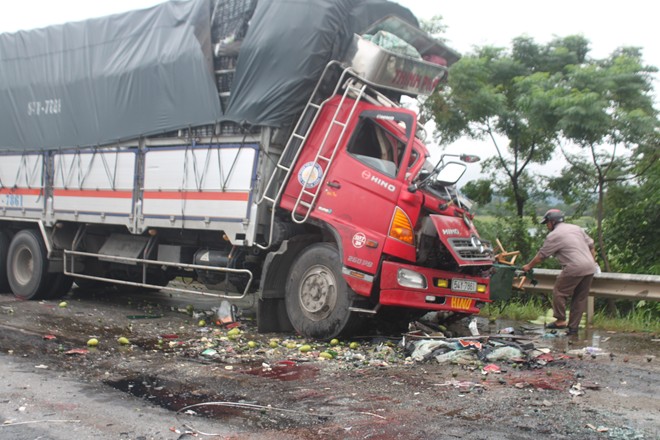 Hiện lực lượng chức năng tỉnh Quảng Nam đang tiếp tục điều tra làm rõ nguyên nhân vụ tai nạn giao thông chết người này