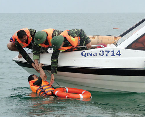 Bộ Chỉ huy Quân sự tỉnh Khánh Hòa đã cứu hộ và cứu nạn 29 vụ tai nạn trên biển trong mấy tháng đầu năm
