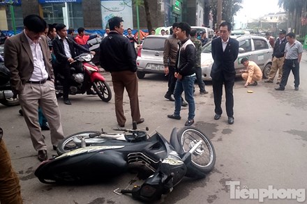 Hiện trường vụ taxi gây tai nạn giao thông liên hoàn ở Hà Nội ngày 31/3
