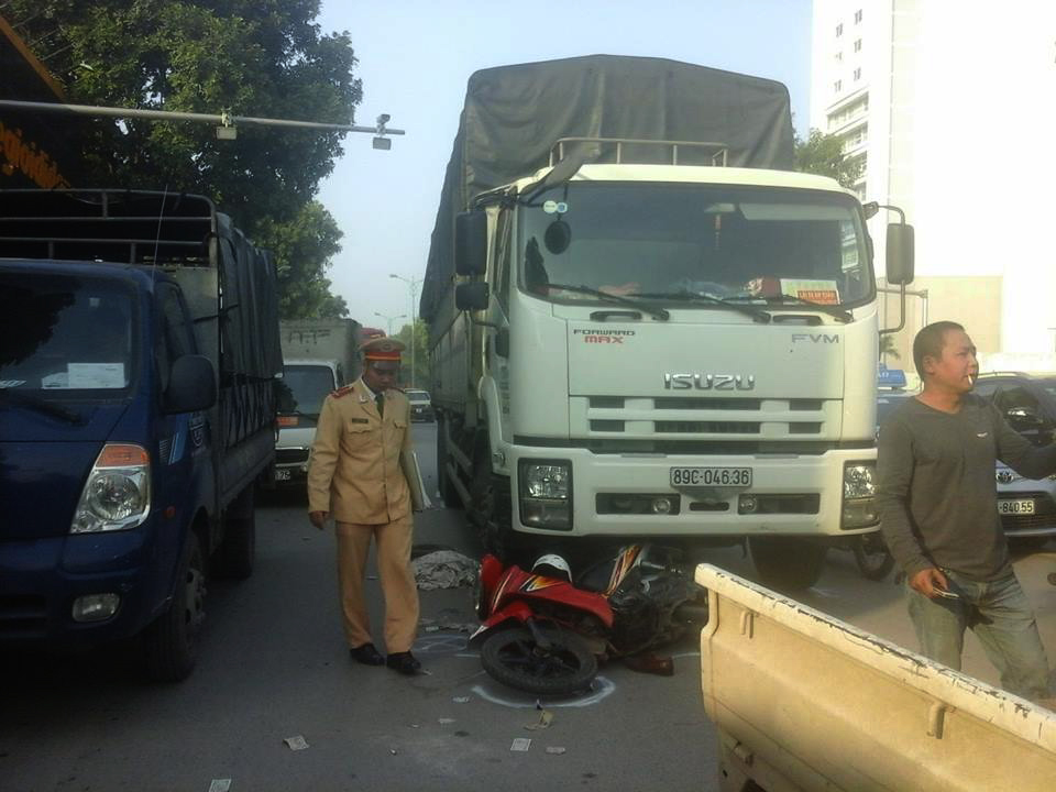 Nguyên nhân vụ tai nạn giao thông chết người tại ngã ba Phạm Văn Đồng – Hoàng Quốc Việt vẫn đang được làm rõ