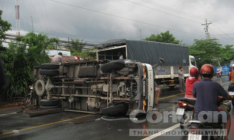 Hiện trường vụ tai nạn giao thông liên hoàn ở Tiền Giang