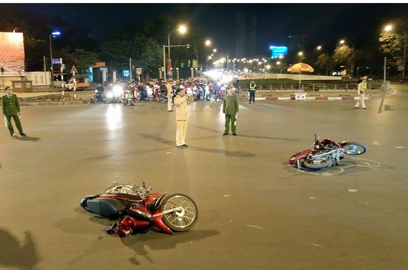 Hiện trường vụ ‘xe điên’ biển Nghệ An gây tai nạn giao thông nghiêm trọng trên phố Hà Nội
