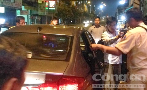 Tài xế ô tô Lương Thanh Vũ chỉ mặt chống đối lực lượng chức năng sau khi gây tai nạn giao thông