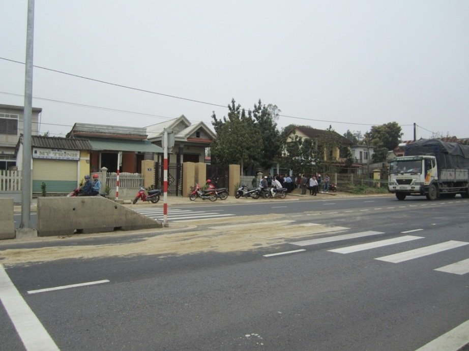 Vị trí vụ tai nạn giao thông ngay trước cổng nhà nạn nhân