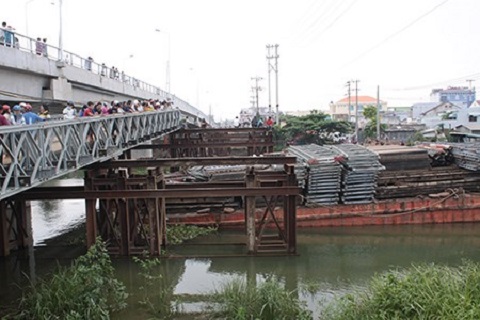 Cây cầu nơi cô gái gặp tai nạn lao xe máy xuống sông