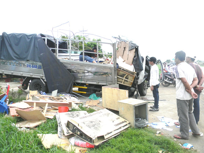 Hiện trường vụ tai nạn giao thông thảm khốc khiến 3 người chết, 2 người bị thương ở Bình Thuận
