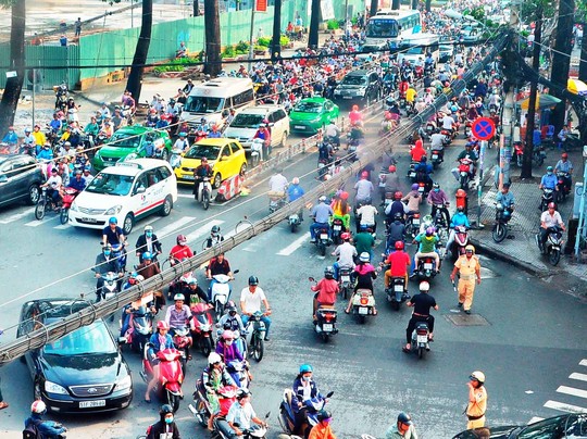 Ba vụ tai nạn giao thông xảy ra liên tiếp vào giờ cao điểm khiến giao lộ Lê Hồng Phong – 3/2 ‘tê liệt’