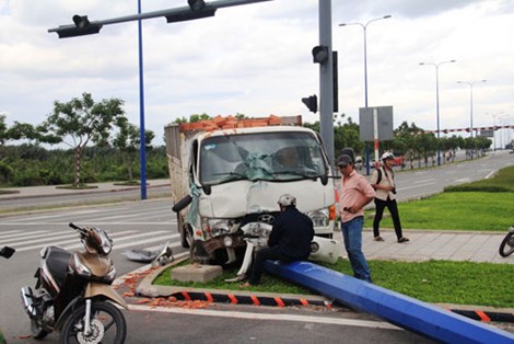 Nguyên nhân vụ tai nạn giao thông hiện đang được làm rõ