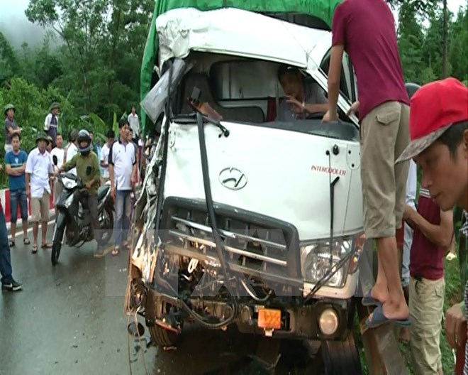 Hiện trường vụ tai nạn giao thông khiến 2 người bị thương tại tỉnh Hòa Bình