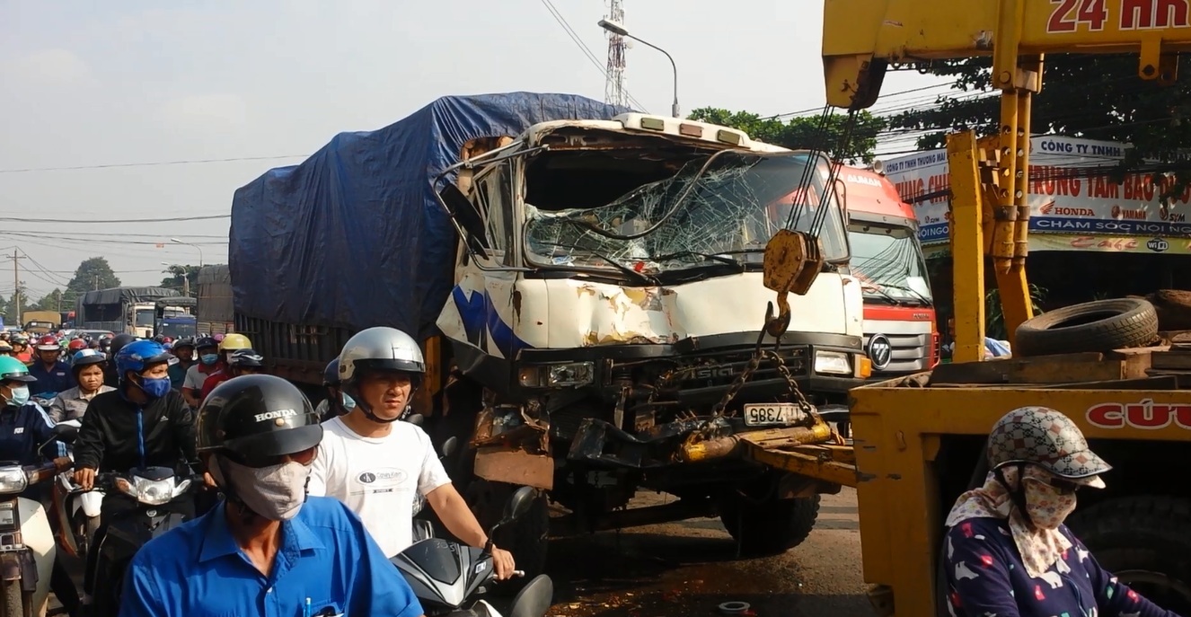 Cơ quan chức năng đang điều tra nguyên nhân của vụ tai nạn liên hoàn ở Đồng Nai