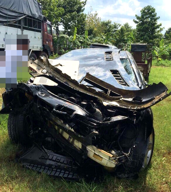 Chiếc xe Mercedes gây tai nạn giao thông đang bị tạm giữ tại Công an huyện Thống Nhất (Đồng Nai)