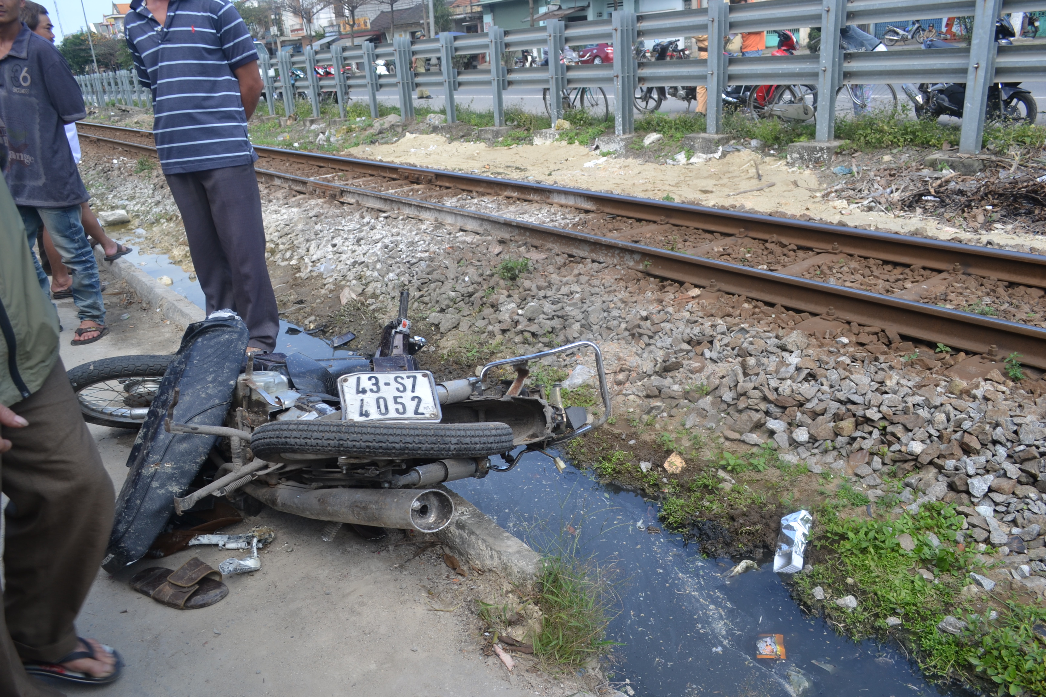 Đã từng có nhiều vụ tai nạn giao thông chết người trên đoạn đường sắt Bắc – Nam qua huyện Nghi Lộc (Nghệ An)