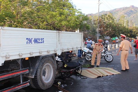 Lực lượng Công an TP Nha Trang điều tra làm rõ vụ tai nạn giao thông