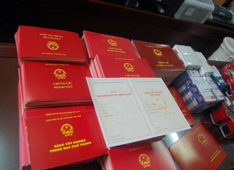 Có tới 3 cán bộ xã thuộc huyện Phú Vang sử dụng bằng tốt nghiệp THPT không hợp lệ