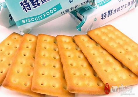 An toàn thực phẩm Trung Quốc tiếp tục nhức nhối khi sản phẩm bánh quy Đài Loan bị phát hiện có lẫn dây chun