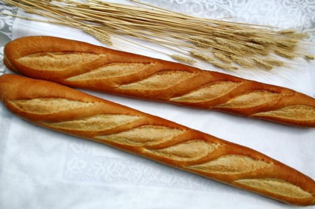 Bánh mì không chứa nhiều chất dinh dưỡng tốt cho sức khỏe vì thế bạn không nên ăn quá nhiều. Ảnh minh họa