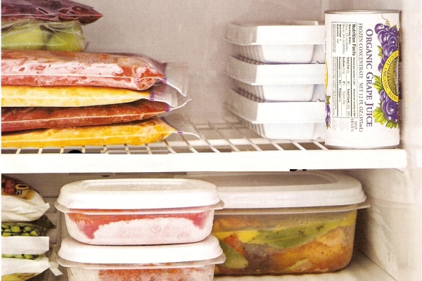 Bọc kín thực phẩm khi cho vào ngăn đá tủ lạnh