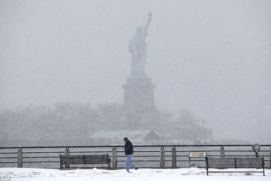Tuyết được dự báo có thể rơi dày tới hơn 90cm tại thành phố New York. 