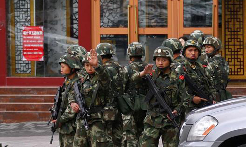 Cảnh sát Trung Quốc đã bắn chết hai nghi phạm ở gần biên giới Việt Nam