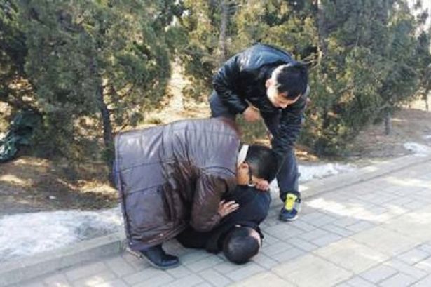 Liu Hung bị bắt vì đã liều lĩnh bắt cóc một cô gái mang về ra mắt cha mẹ. Ảnh Mirror