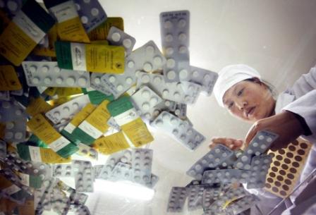 Bắt giữ cơ sở y tế và thuốc giả mạo tại Trung Quốc