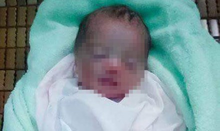 Trước đó vài ngày, người dân Huế cũng phát hiện một em bé bị bỏ rơi ở bụi chuối.