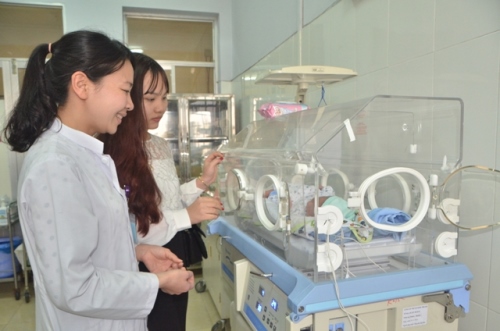 Trước đó ở Quảng Ninh cũng xảy ra trường hợp bé bị bỏ rơi khi mới được 1 tháng tuổi