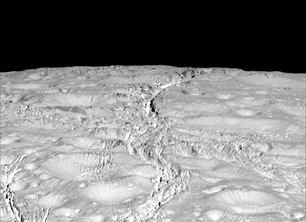 Bề mặt Enceladus, một trong những Mặt Trăng của sao Thổ