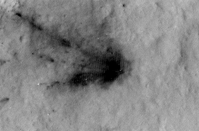 Vệt đen bí ẩn tồn tại khá lâu trên bề mặt Sao Hỏa