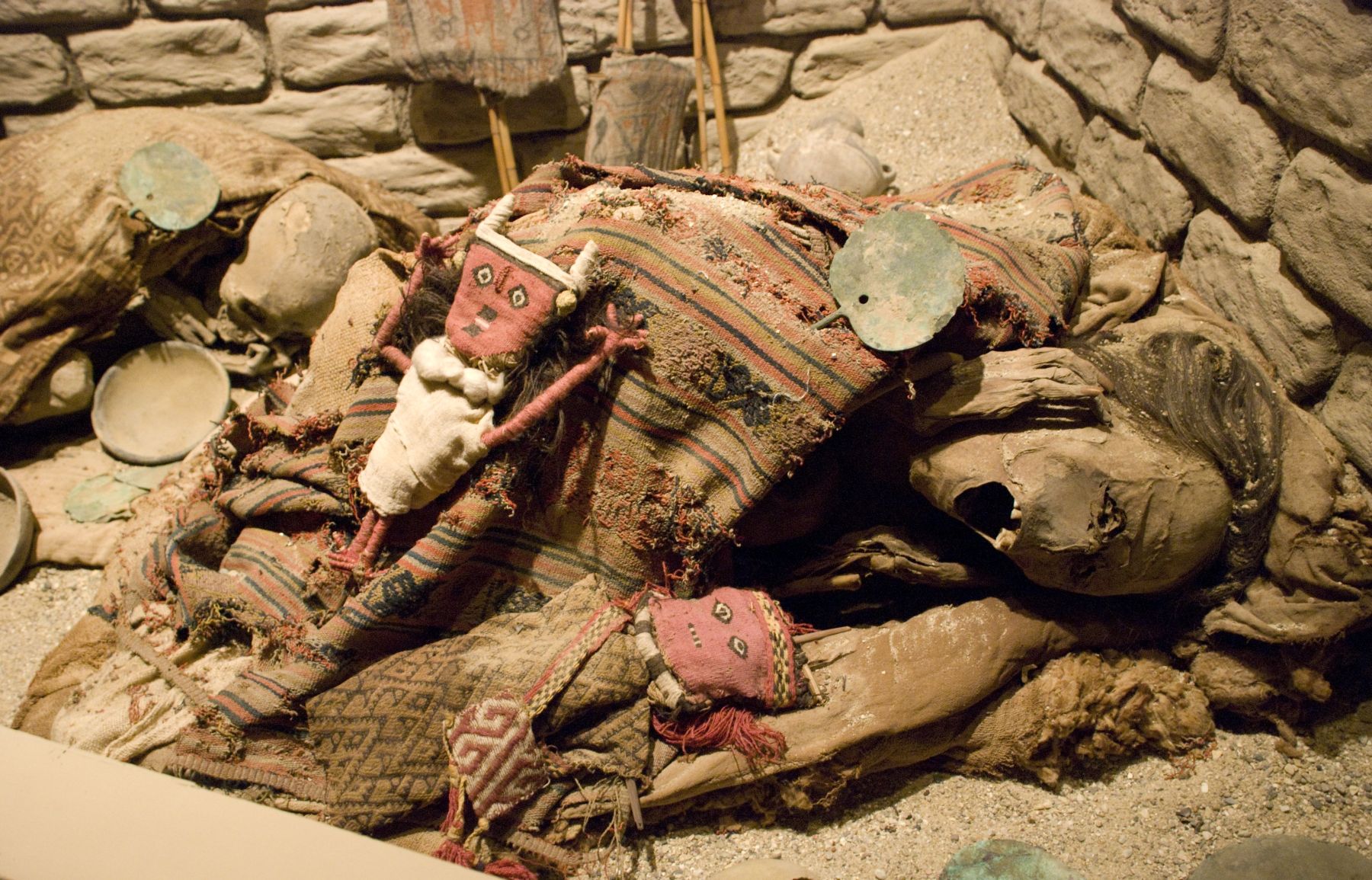 Bí ẩn ngôi mộ với hàng nghìn xác chết ở Peru