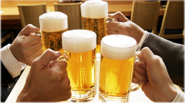 Uống nhiều bia rượu ảnh hưởng đến quá trình dậy thì ở nam giới