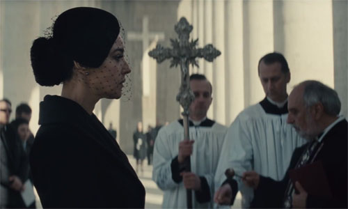 Mối liên hệ giữa Bond và người đẹp Lucia cũng chưa được tiết lộ trong teaser mới nhất của 'Bóng ma'