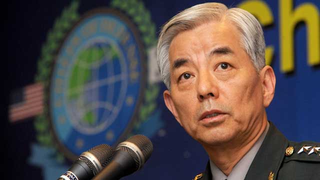 Bộ trưởng quốc phòng Hàn Quốc nhận được bưu kiện chứa dao và thư đe dọa