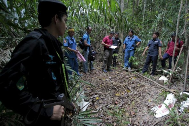 Sau trại buôn người bị phát hiện, nhà chức trách phát hiện thêm nhiều hố chôn tập thể