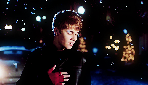 Ca khúc giáng sinh Mistletoe vô cùng ngọt ngào của chàng ca sĩ điển trai Justin Bieber