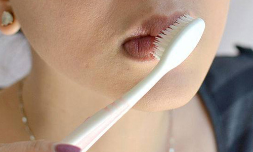 Cách chăm sóc da từ bài chải đánh răng đơn giản lại hiệu quả