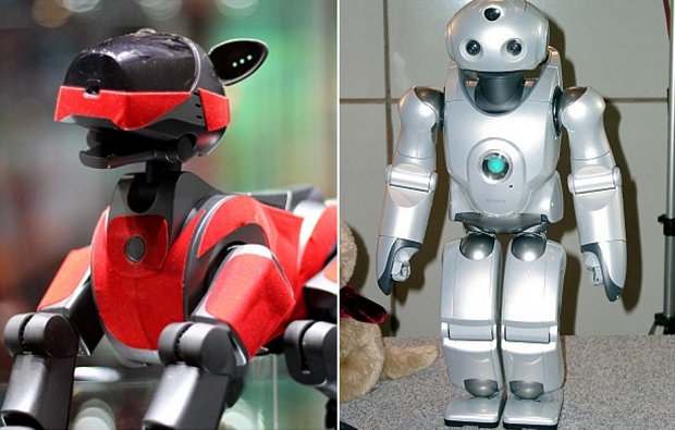 Chú chó Aibo và robot QRIO của Sony. Ảnh: Sony
