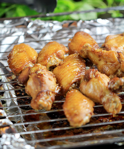 Áp dụng cách làm cánh gà nướng mật ong thơm ngon đúng điệu sẽ giúp cả gia đình có một món ăn ngon để thưởng thức